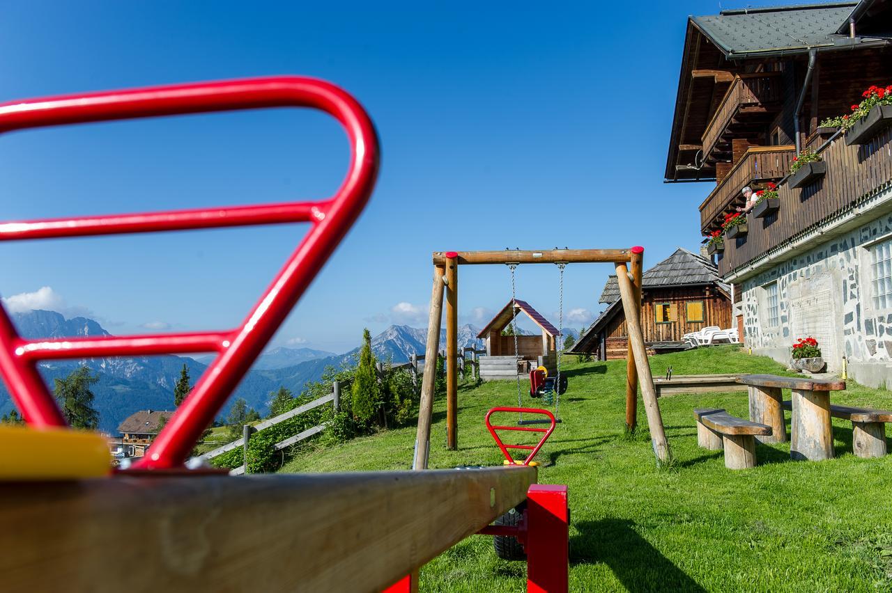Hotel Sattleggers Alpenhof & Feriensternwarte Greifenburg Exterior foto