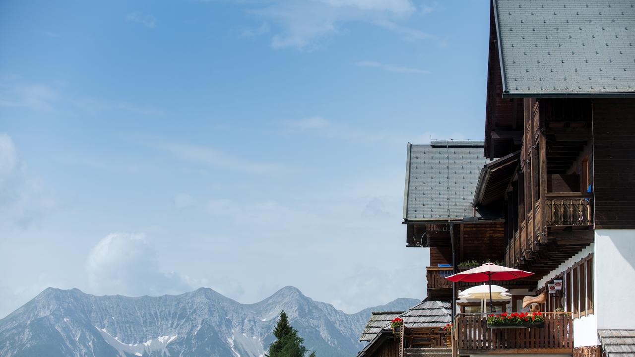Hotel Sattleggers Alpenhof & Feriensternwarte Greifenburg Exterior foto